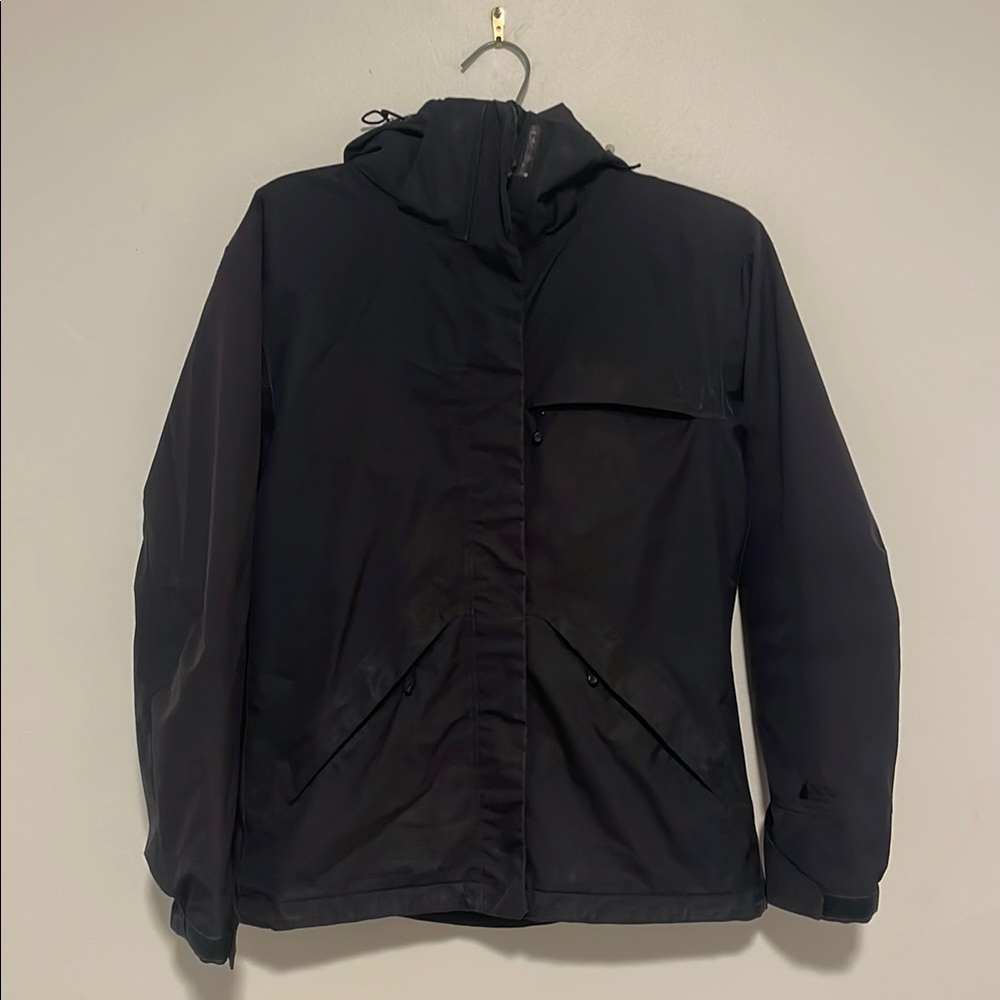 Mountain Equipment Co-op Women’s Size Medium Black Jacket Zipper Detachable Hood